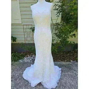 demetrios wedding dress Size 8 Lace White Retail $1800